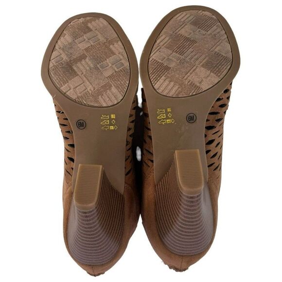 CL By Chinese Laundry Womens RNNC 003 Ankle Bootie Brown Suede Size 6M US - Picture 6 of 7